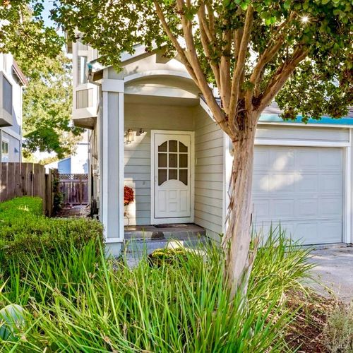 686 Santa Ana Circle, Santa Rosa, CA, 95404 | Card Image