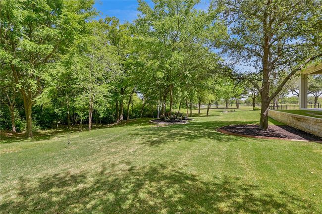 View of green lawn | Image 26