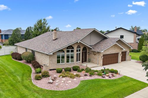 8446 Fairfield Ln, Tinley Park, IL, 60487-4477 | Card Image