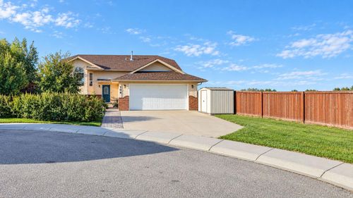 106 Strathaven Bay, Strathmore, AB, T1P1M2 | Card Image