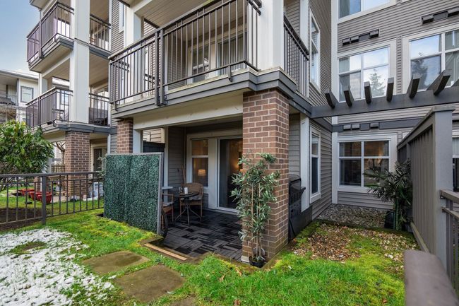 111 - 4728 Brentwood Drive, Condo with 1 bedrooms, 1 bathrooms and 2 parking in Burnaby BC | Image 3