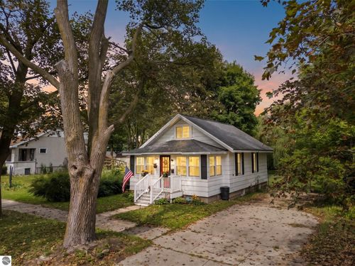 123 Powers St, Cadillac, MI, 49601-1459 | Card Image
