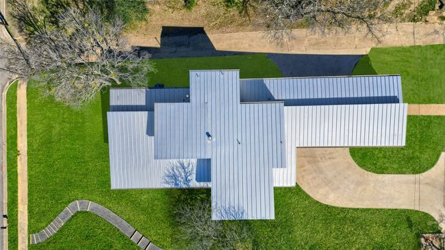 715 N Elm St, House other with 3 bedrooms, 3 bathrooms and null parking in Sherman TX | Image 37