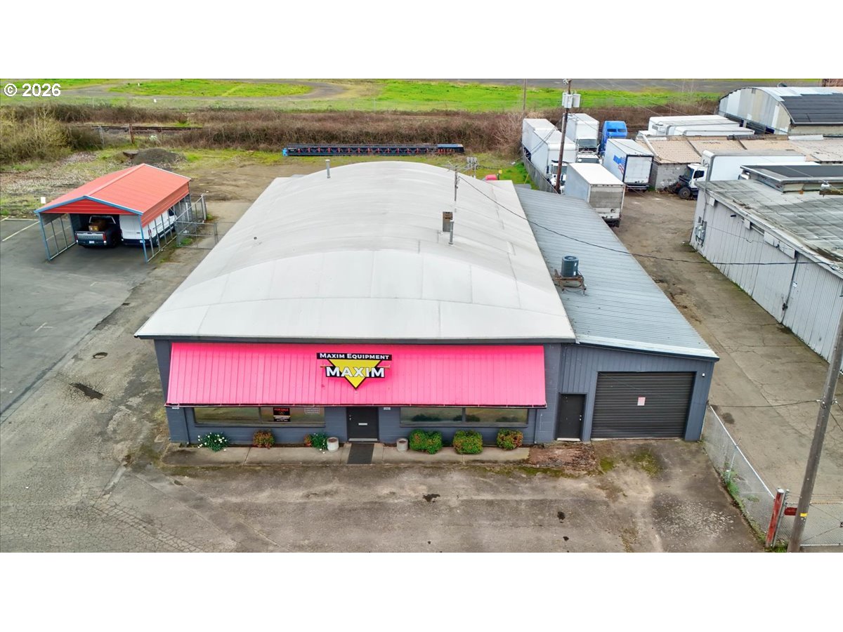 890 N Main St, Independence, OR 97351