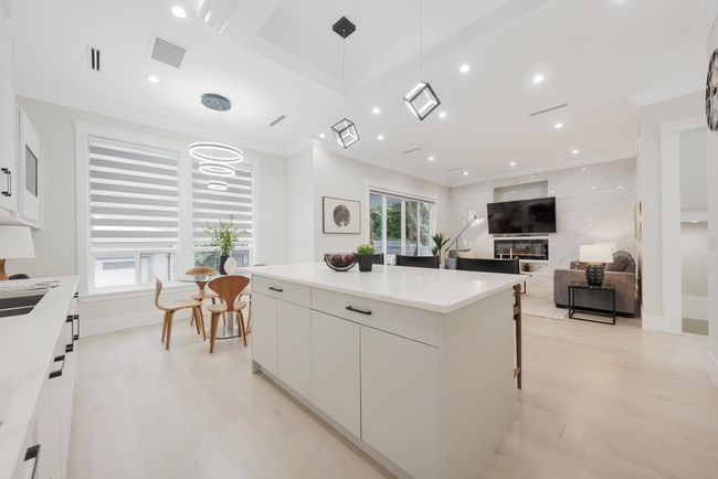 212 Blackman St, House other with 6 bedrooms, 5 bathrooms and 5 parking in New Westminster BC | Image 13