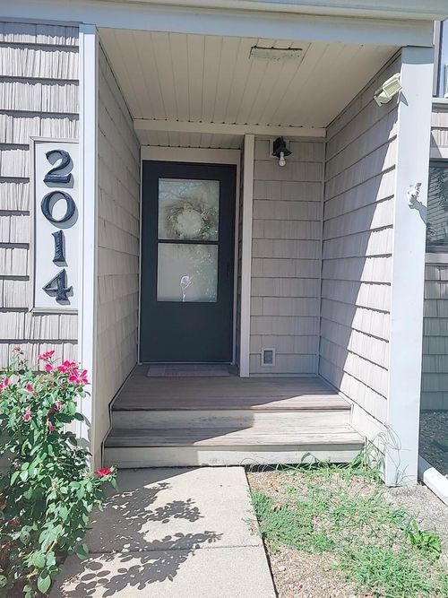 2014-2014 Blackthorn Dr, Champaign, IL, 61821-6366 | Card Image