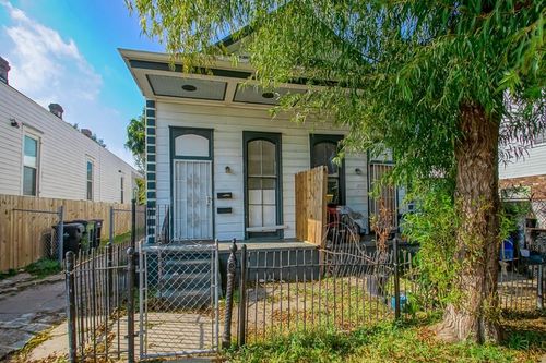 2520 22 2nd Street, New Orleans, LA, 70113 | Card Image