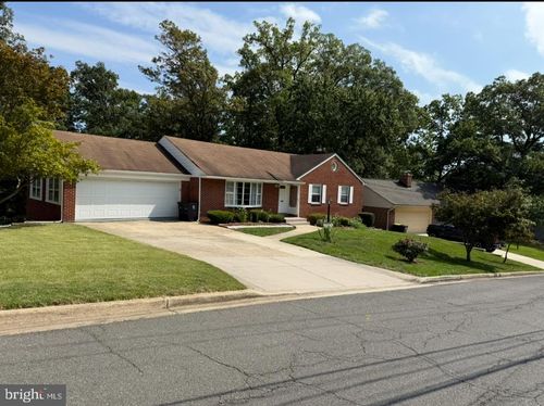 7402 Lois Ln, LANHAM, MD, 20706-1112 | Card Image