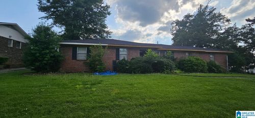 601 Beacon Dr, FAIRFIELD, AL, 35064-2702 | Card Image
