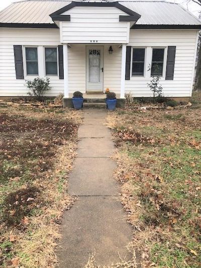 215 W 4th St Street, House other with 3 bedrooms, 1 bathrooms and null parking in Moline KS | Image 2