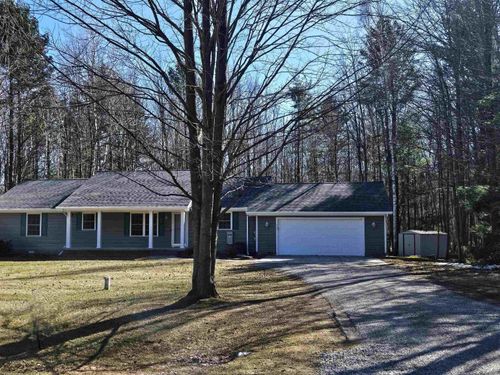 7176 Berrywood Ln, Lexington, MI, 48450-9246 | Card Image