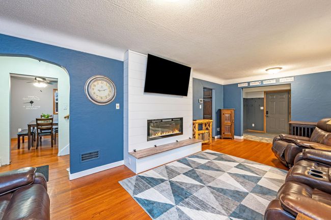 114 N 3rd Ave E Truman MN Kim Kreiss-19.jpg | Image 11