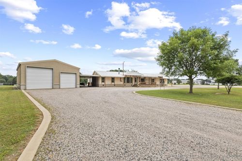 8280 Harmony Ln, Kingston, OK, 73439-5570 | Card Image