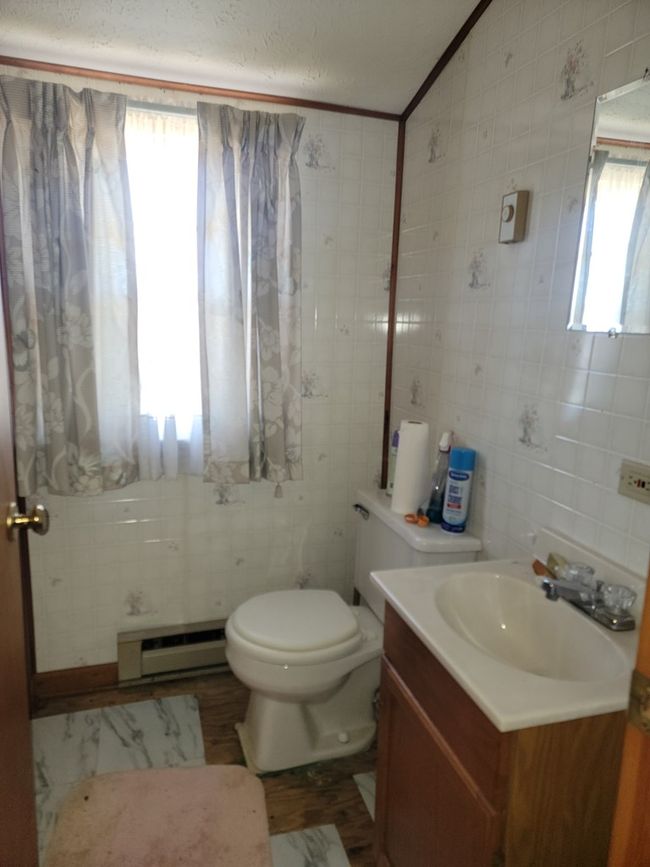 2227 Ballard Red Sulphur Pkwy, Home with 3 bedrooms, 2 bathrooms and 12 parking in Peterstown WV | Image 11
