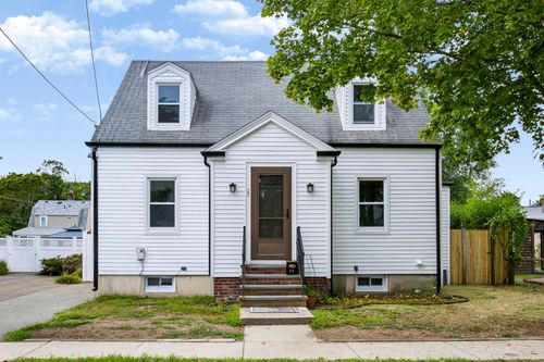22 Ruggles St, Quincy, MA, 02169-7066 | Card Image