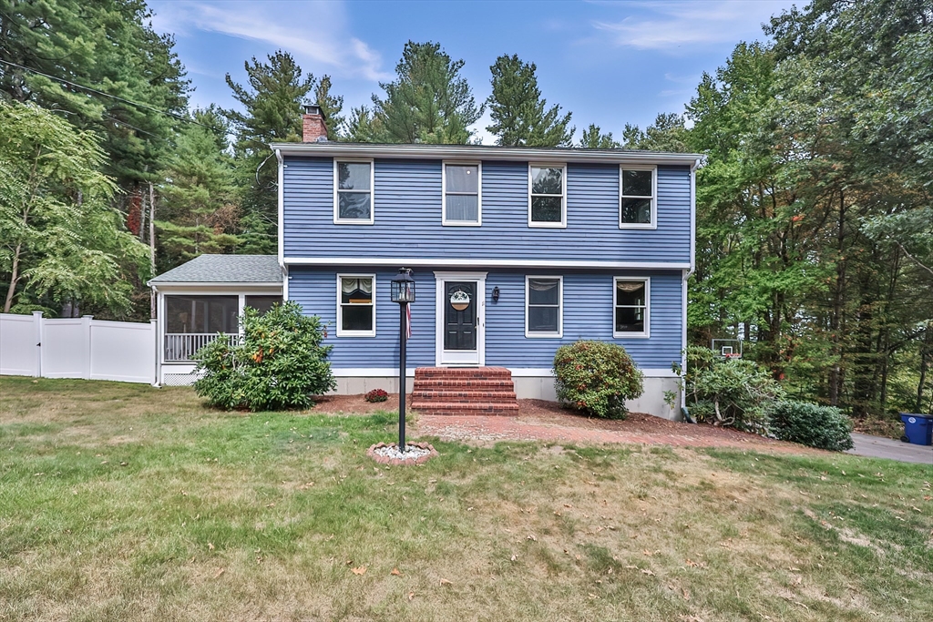 Puddingstone Ln, Medway, MA 02053