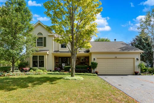 15 Thompson Ct, Buffalo Grove, IL, 60089-6813 | Card Image