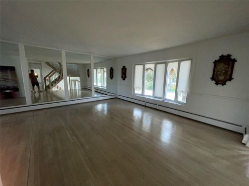9 Sea Wall Ln, Bayville, NY, 11709-1207 | Card Image