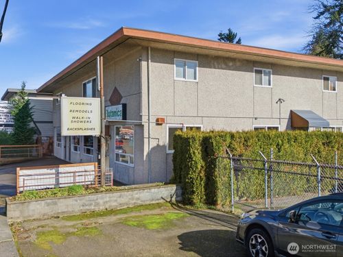 6325 Evergreen Way, Everett, WA, 98203-4555 | Card Image