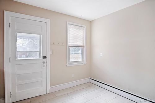 115 W 13 Mile Rd, Royal Oak, MI, 48073-2545 | Card Image