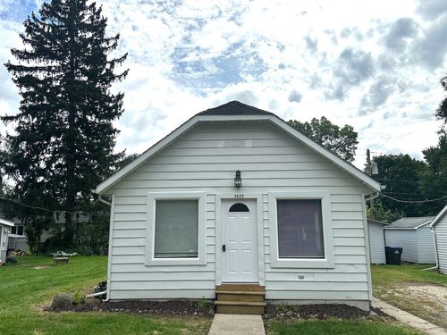 7425 Cedar Dr, Wonder Lake, IL, 60097-9512 | Card Image