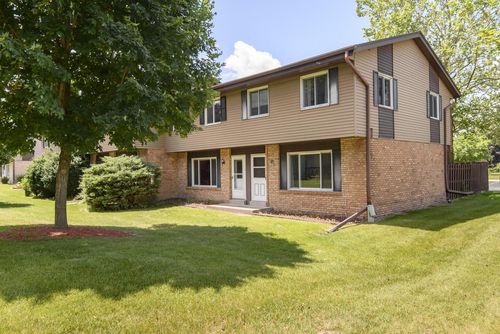 W167N11566 Bishop Drive, Germantown, WI, 53022 | Card Image