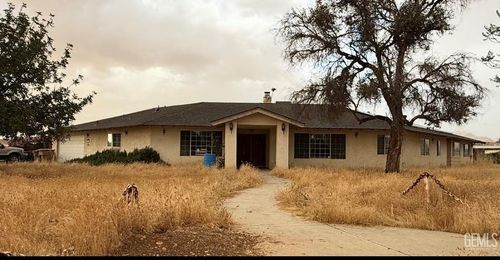 4301 Comanche Drive, Bakersfield, CA, 93306 | Card Image