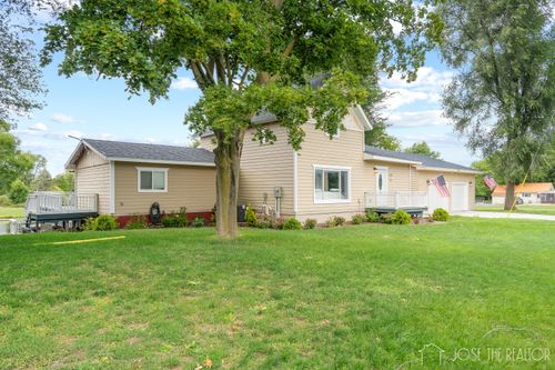 225 N West St, Carson City, MI, 48811-8584 | Card Image