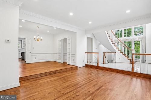8912 Barrowgate Ct, POTOMAC, MD, 20854-2589 | Card Image
