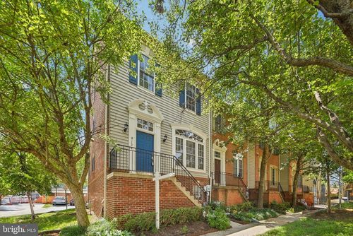 8154 Skelton Cir, FALLS CHURCH, VA, 22042-1219 | Card Image