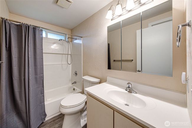 Full Bath | Image 13