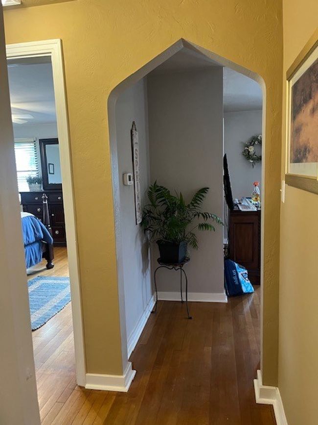 Hallway to Living Room | Image 17