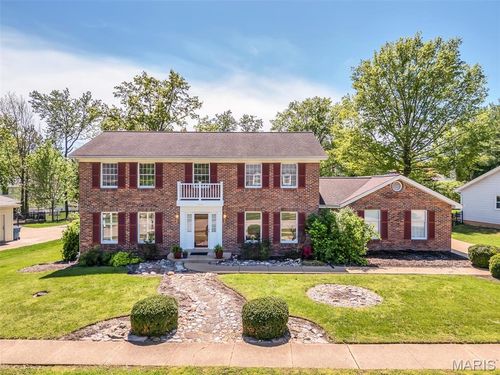 15940 Woodlet Way Ct, Chesterfield, MO, 63017-5048 | Card Image