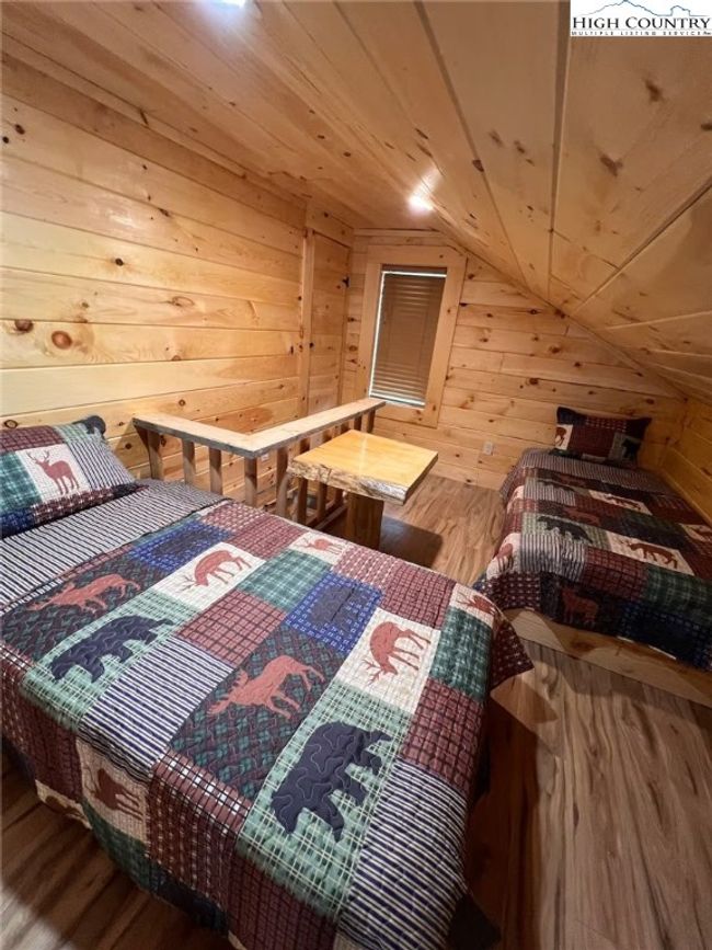 LR Loft 2/2 twin beds | Image 9