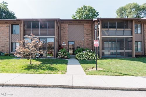 22936 Mastick Rd, Fairview Park, OH, 44126-3165 | Card Image