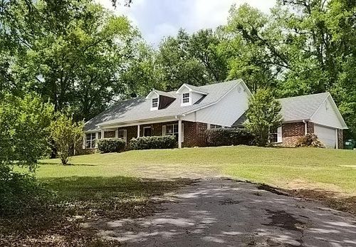 10699 E Us Highway 84, Palestine, TX, 75801-1533 | Card Image