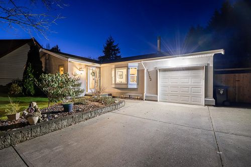 27153 27b Ave, Aldergrove, BC, V4W3C2 | Card Image