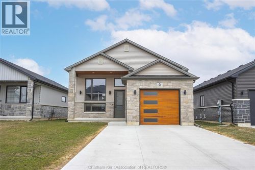 37 Baffin Way, Chatham, ON, N7L0C4 | Card Image