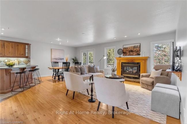 47 Morton Ave, House other with 4 bedrooms, 2 bathrooms and 4 parking in Dundas ON | Image 9