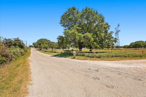 283 County Road 4794, Boyd, TX, 76023-5606 | Card Image