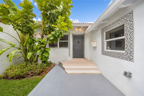 1324 Normandy Dr, Miami Beach, FL, 33141-3613 | Card Image