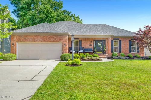 3479 Jasmine Dr, Seven Hills, OH, 44131-5114 | Card Image