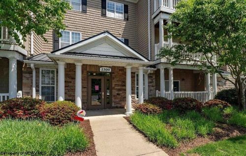 1321 Suncrest Village, Morgantown, WV, 26505 | Card Image