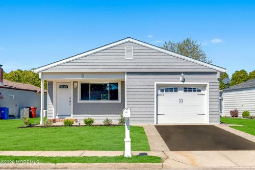 8 La Terraza Dr, Toms River, NJ, 08757-5748 | Card Image