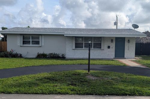 7680 Nw 16th Ct, Pembroke Pines, FL, 33024-5246 | Card Image