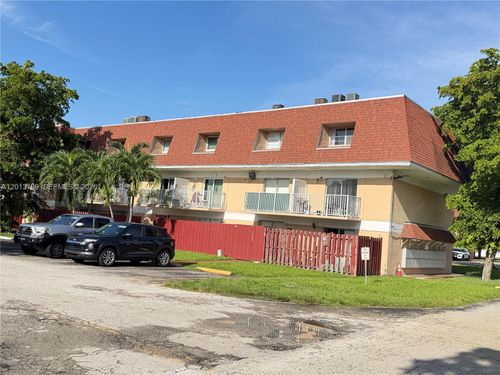 207-260 Nw 107th Ave, Miami, FL, 33172-7822 | Card Image