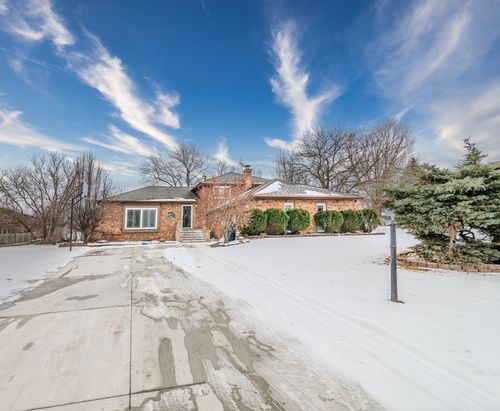8821 W 100th St Street, Palos Hills, IL, 60465 | Card Image