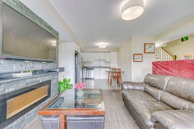 121 - 2891 Rio Crt, Condo with 2 bedrooms, 2 bathrooms and 1 parking in Mississauga ON | Image 6