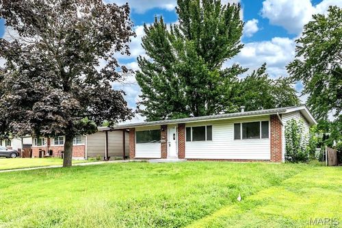795 Bellarmine Ln, Florissant, MO, 63031-7203 | Card Image