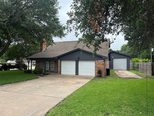 1616 Timbercreek Rd, Benbrook, TX, 76126-3914 | Card Image